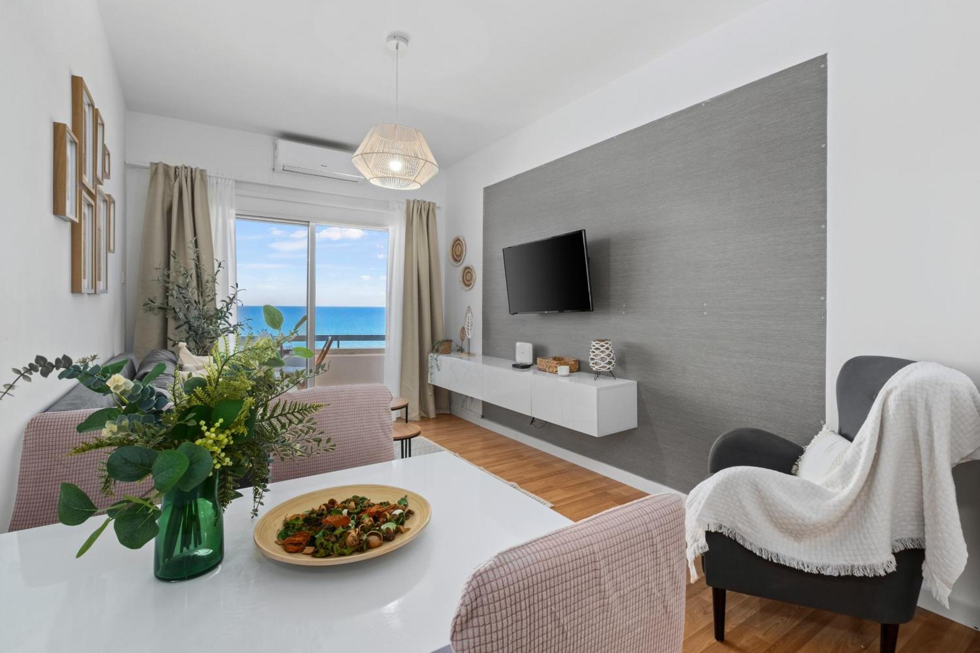 Lazuli Sea View Beachfront- Ap 61 Ларнака Екстер'єр фото