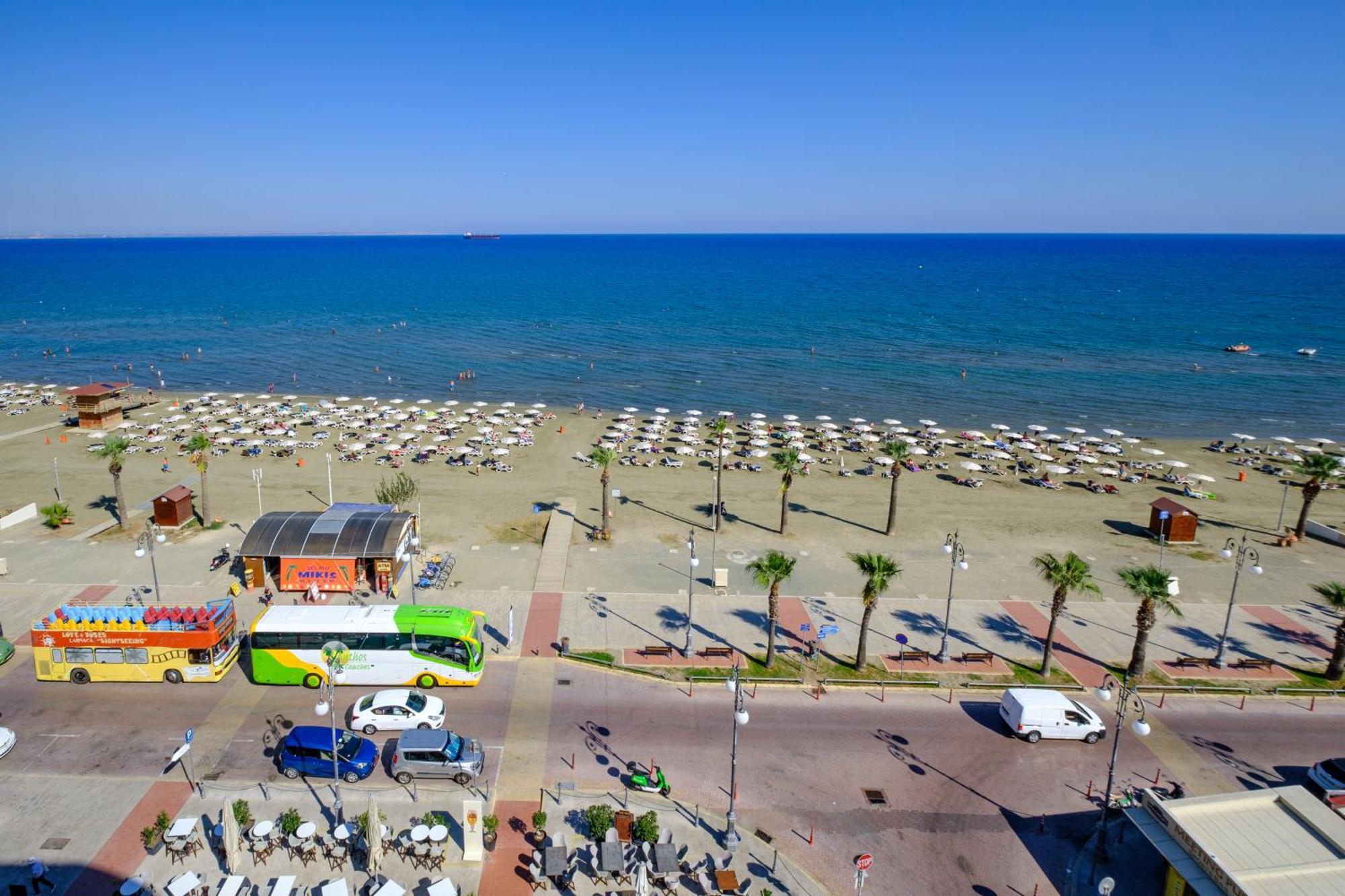 Lazuli Sea View Beachfront- Ap 61 Ларнака Екстер'єр фото