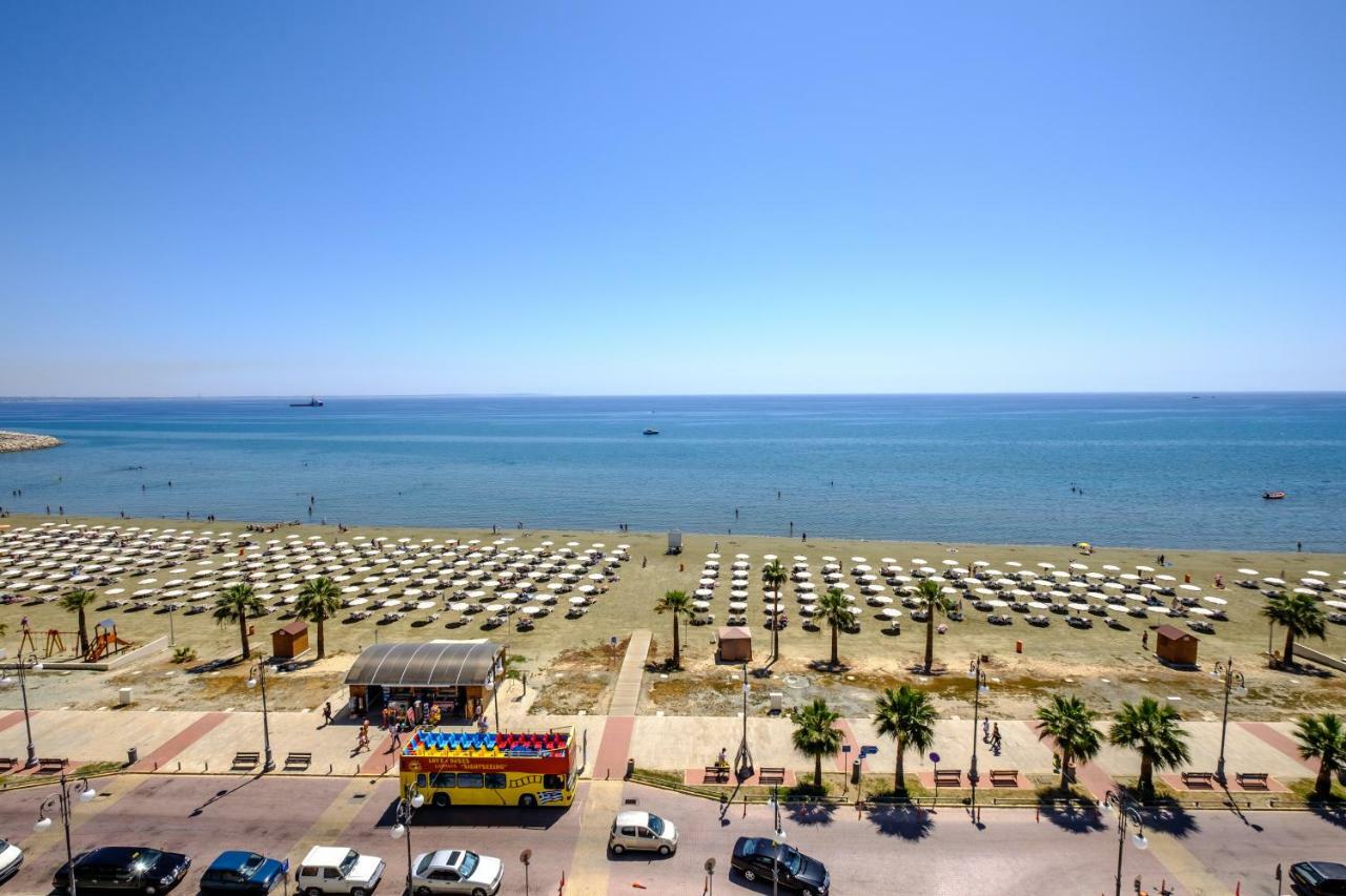 Lazuli Sea View Beachfront- Ap 61 Ларнака Екстер'єр фото